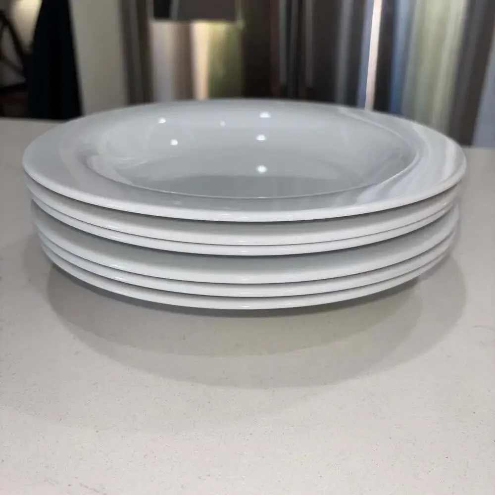 Crate and Barrel Aspen White Porcelain Rim Shallow Soup, Pasta Bowls (6) 9”